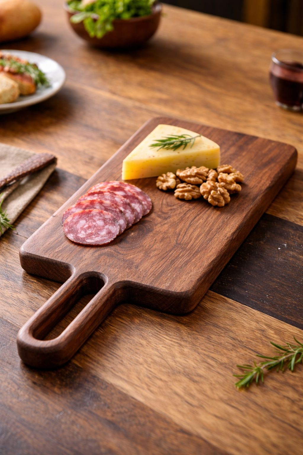 Planche à apéro en noyer