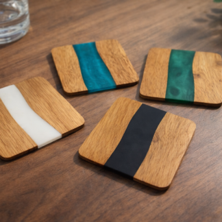 Dessous de verre carrés en chêne et résine époxy